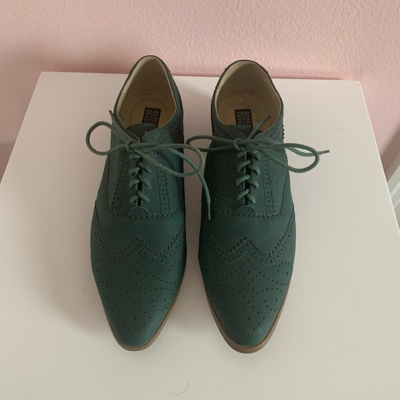 Deena & Ozzy Shoes - Urban Outfitters Green Oxfords BRAND NEW